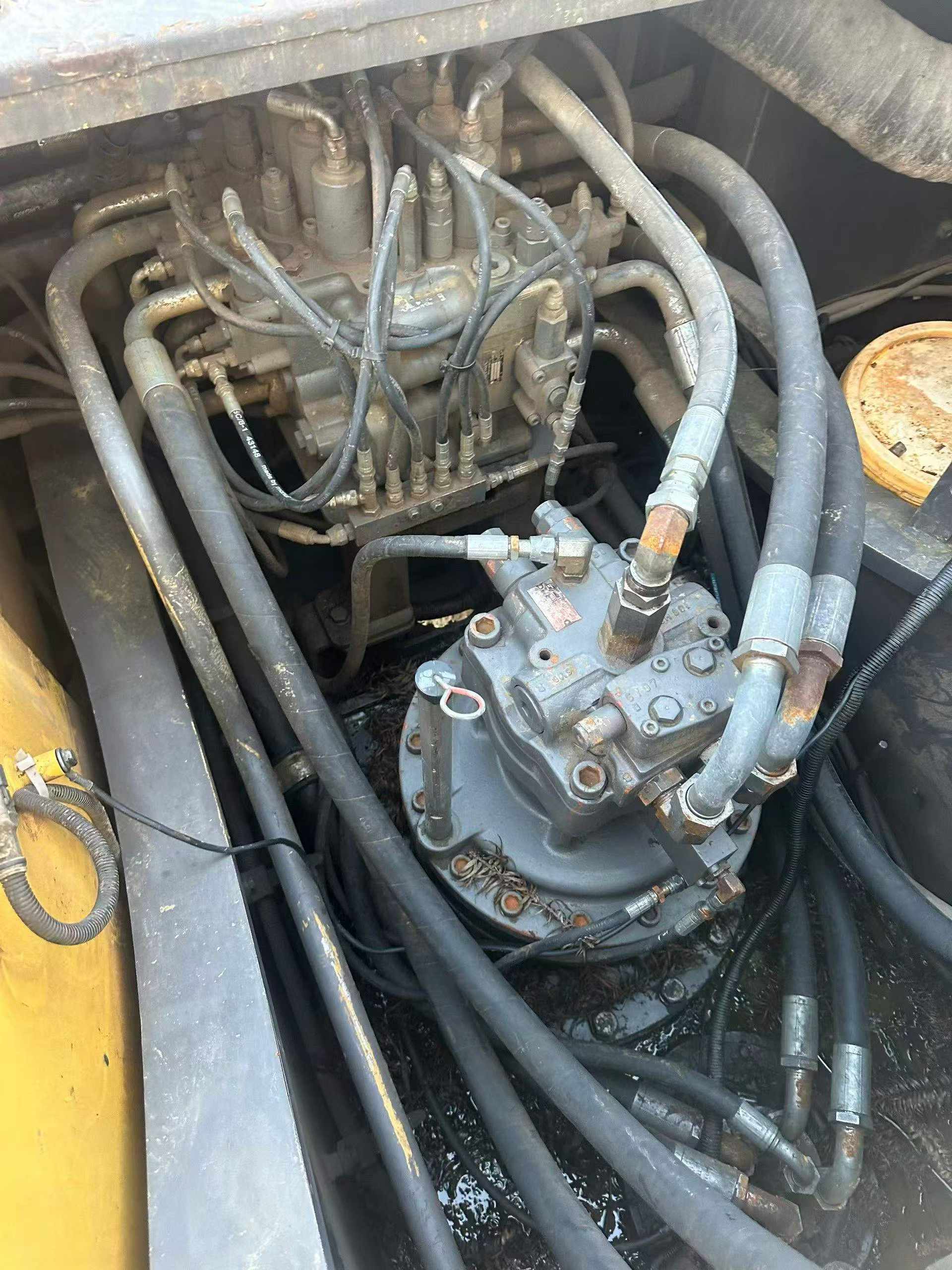 Buy Volvo L250G Used Excavator / 6