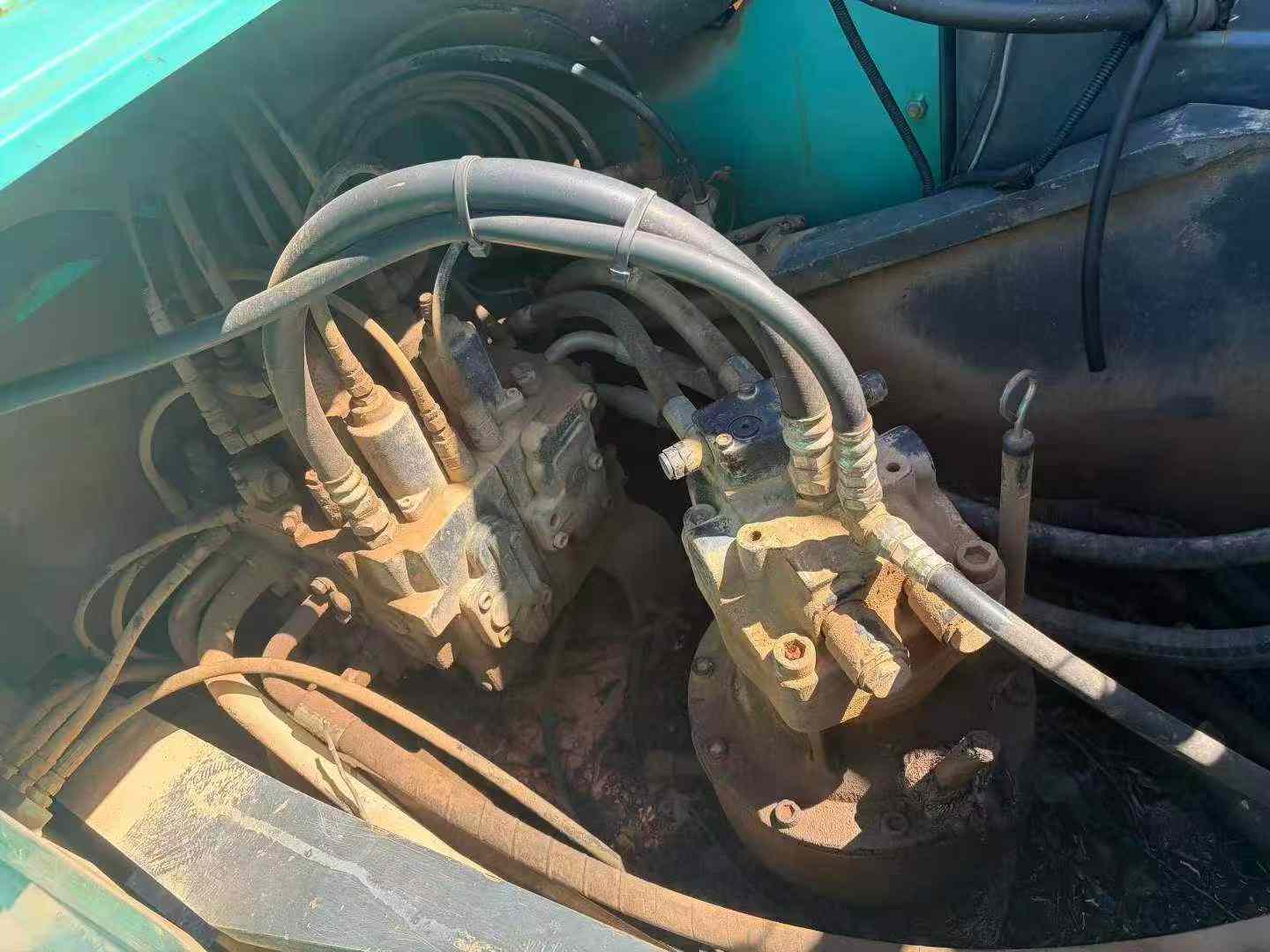 Buy Kobelco SK210 Used Excavator / 3