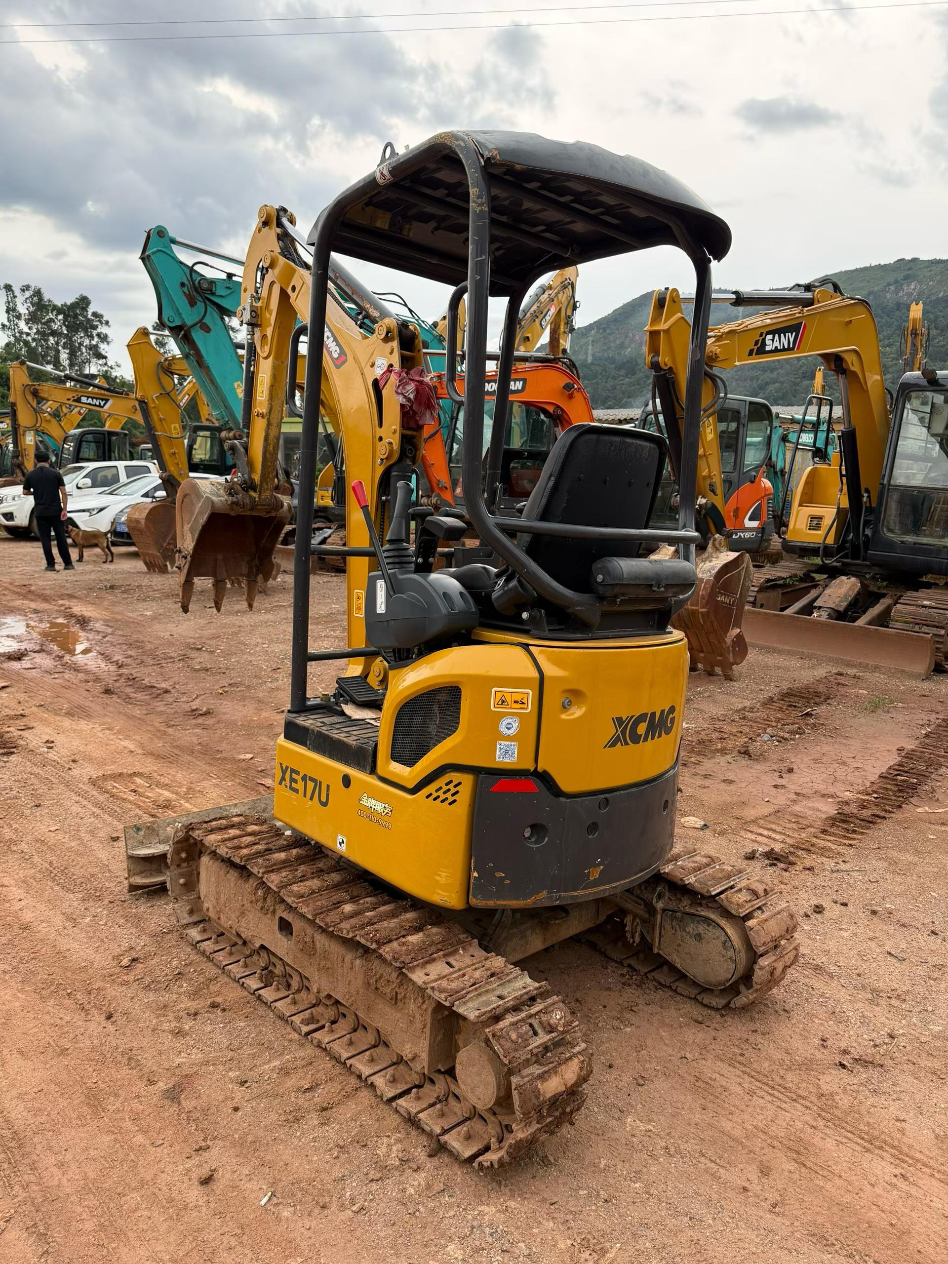 Buy XCMG XE17U Used Excavator / 8