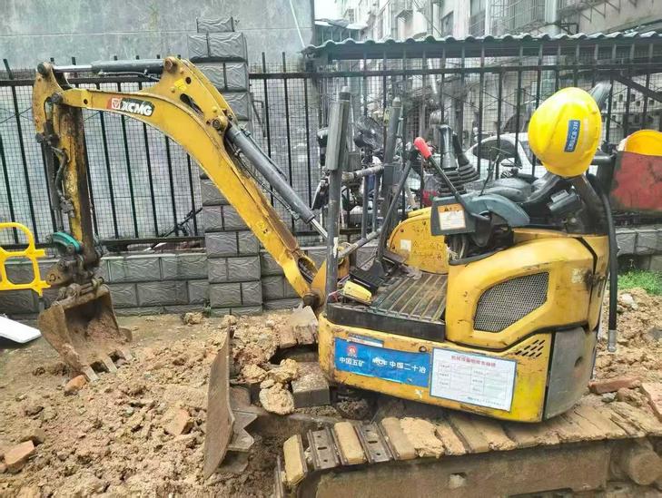 Buy XCMG XE17U Used Excavator / 1