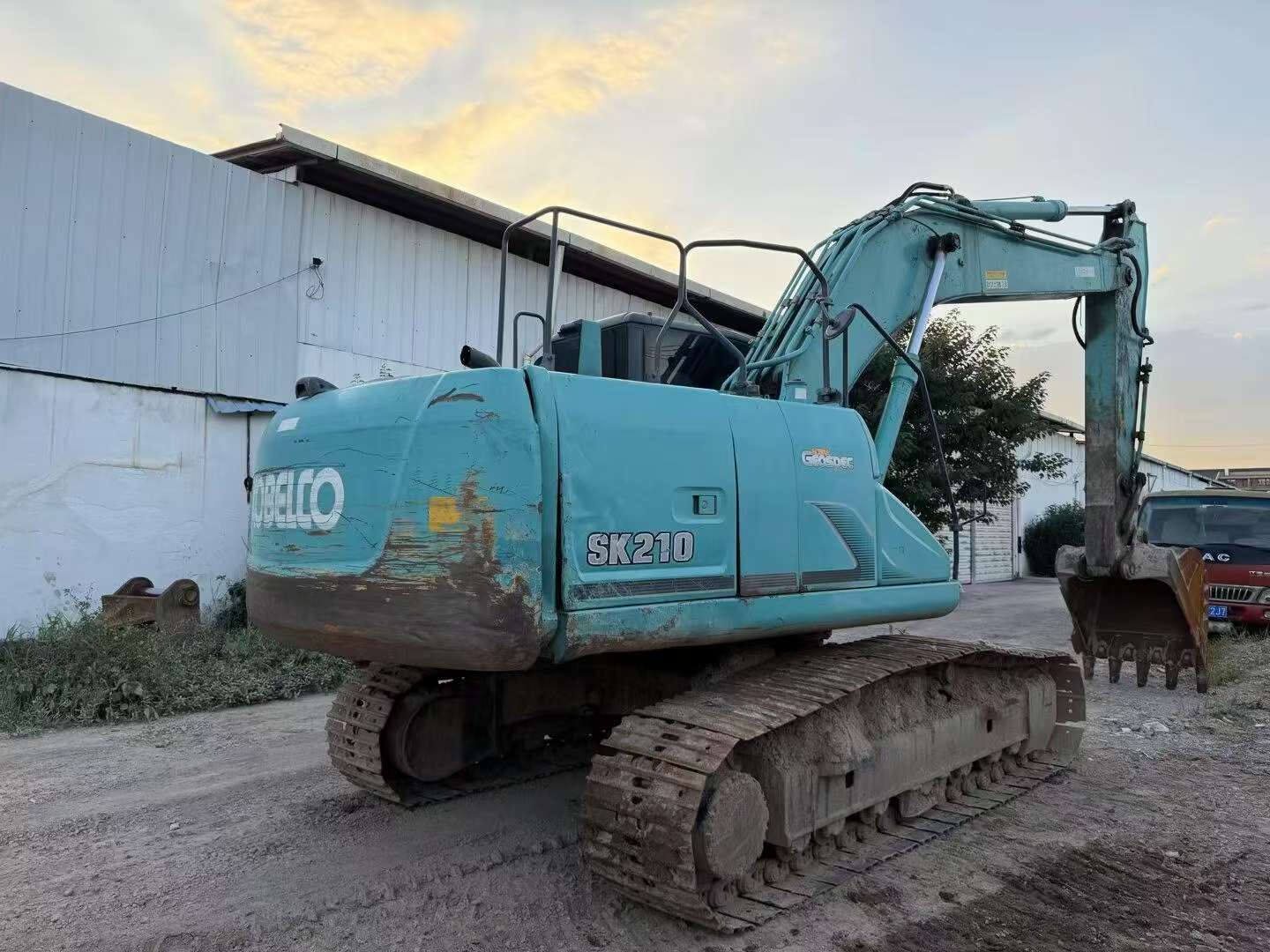 Buy Kobelco SK200-2 Used Excavator / 1