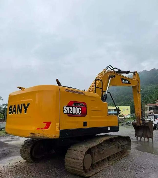 Buy Sany SY200C Used Excavator / 1