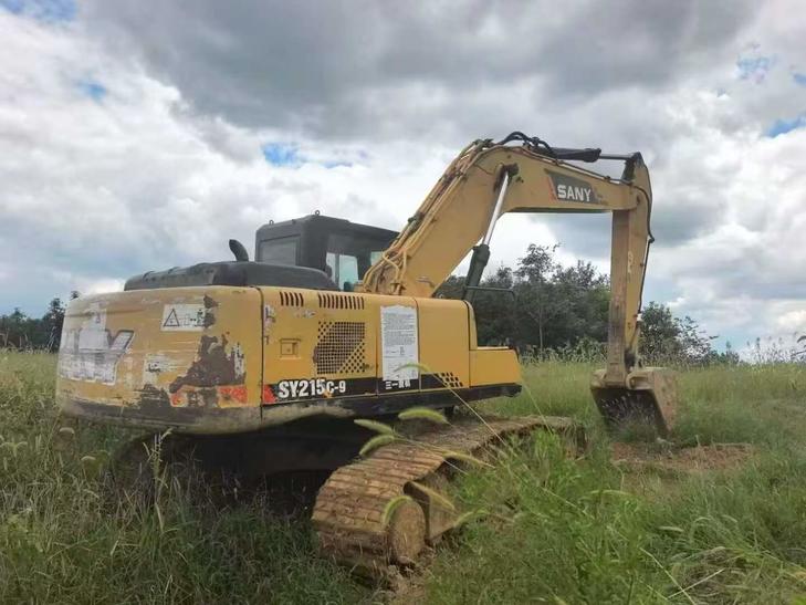 Buy Sany SY215C-8 Used Excavator / 1