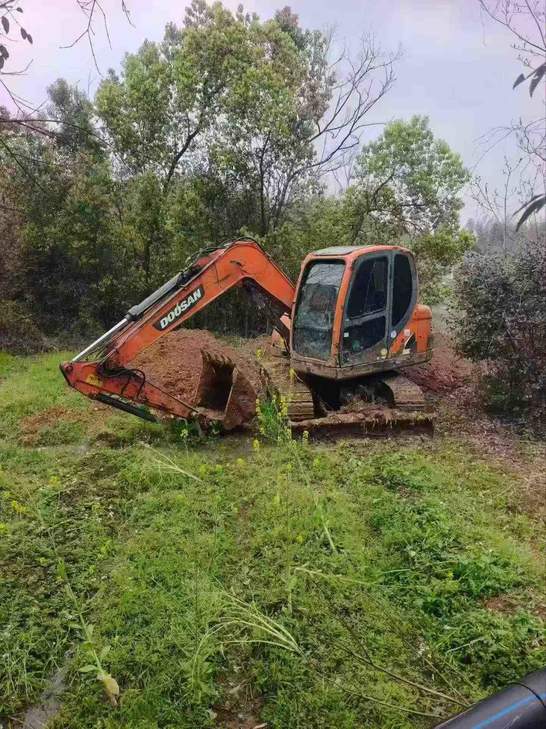 Buy Doosan DX75 Used Excavator / 1
