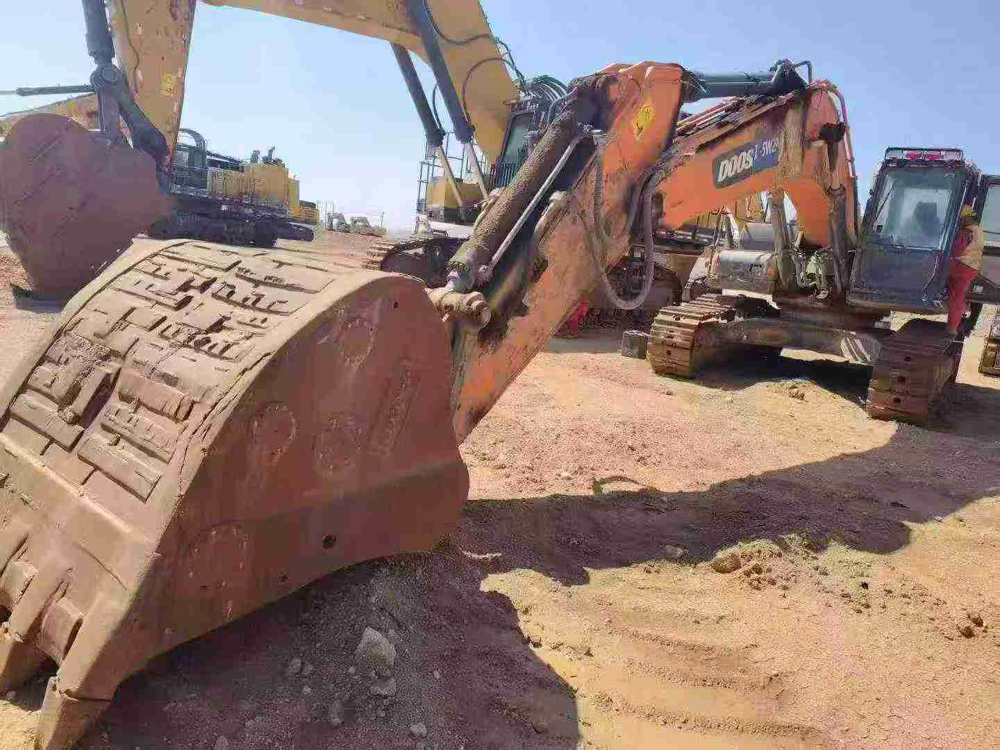 Buy Doosan DX380 Used Excavator / 3 Buy Doosan DX380 Used Excavator / 3