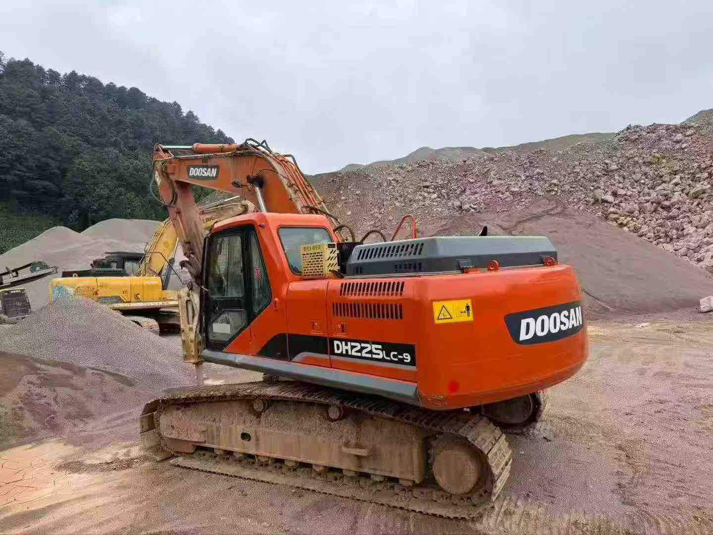 Buy Doosan DH225-9 Used Excavator / 1