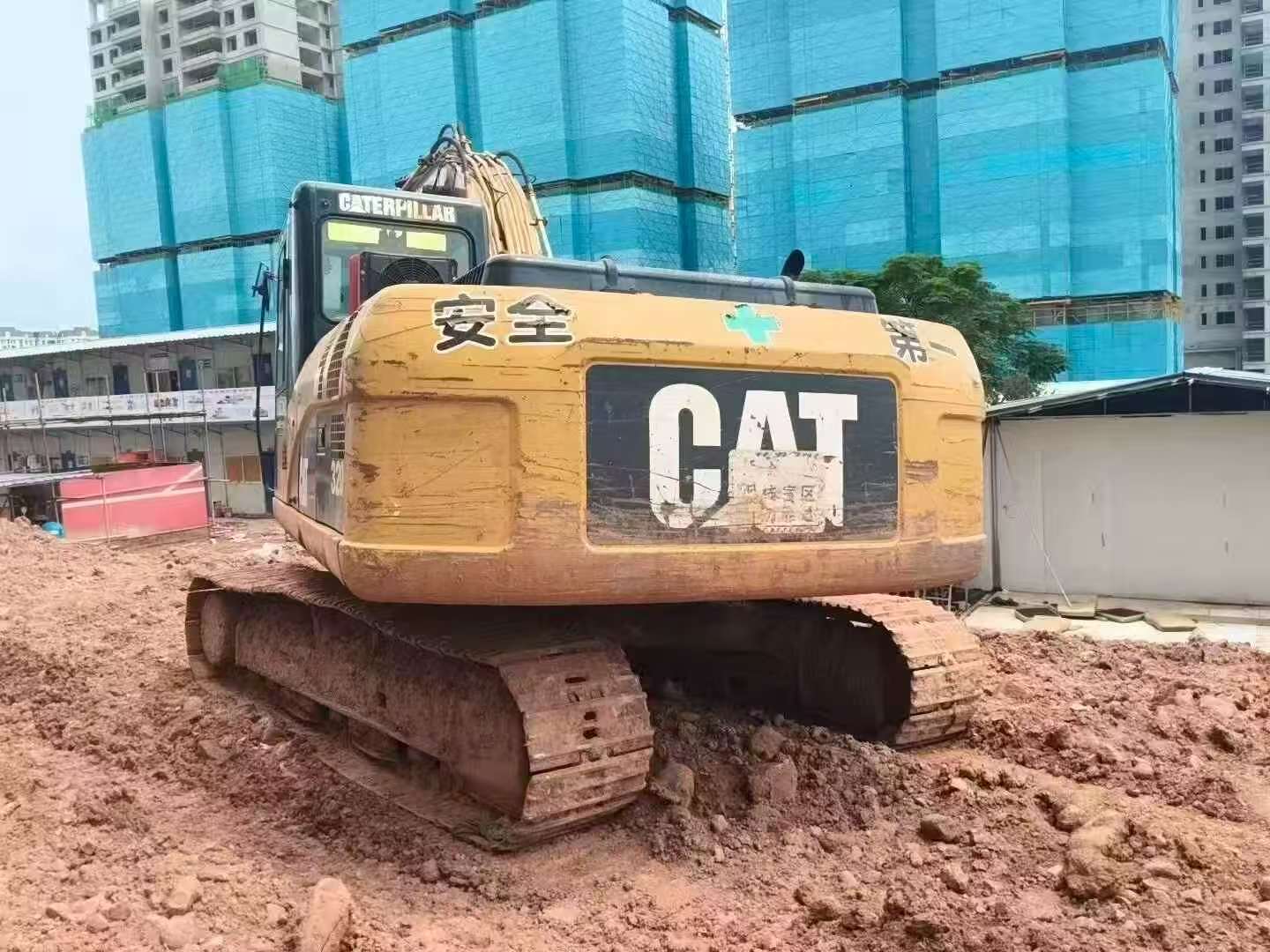 Buy Caterpillar 320D Used Excavator / 2