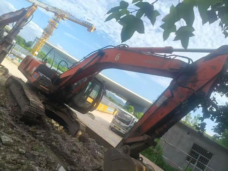 Buy Hitachi EX230-6 Used Excavator / 1