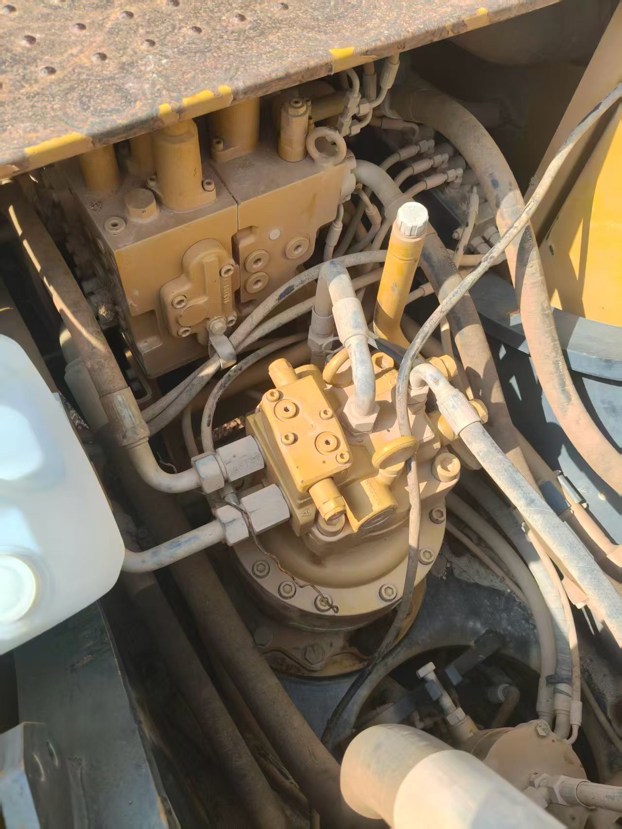 Buy Sany SY200C Used Excavator / 1