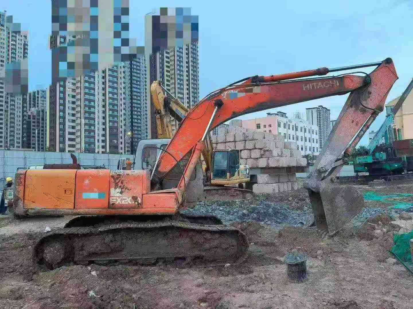 Buy Hitachi EX200-5 Used Excavator / 2 Buy Hitachi EX200-5 Used Excavator / 2