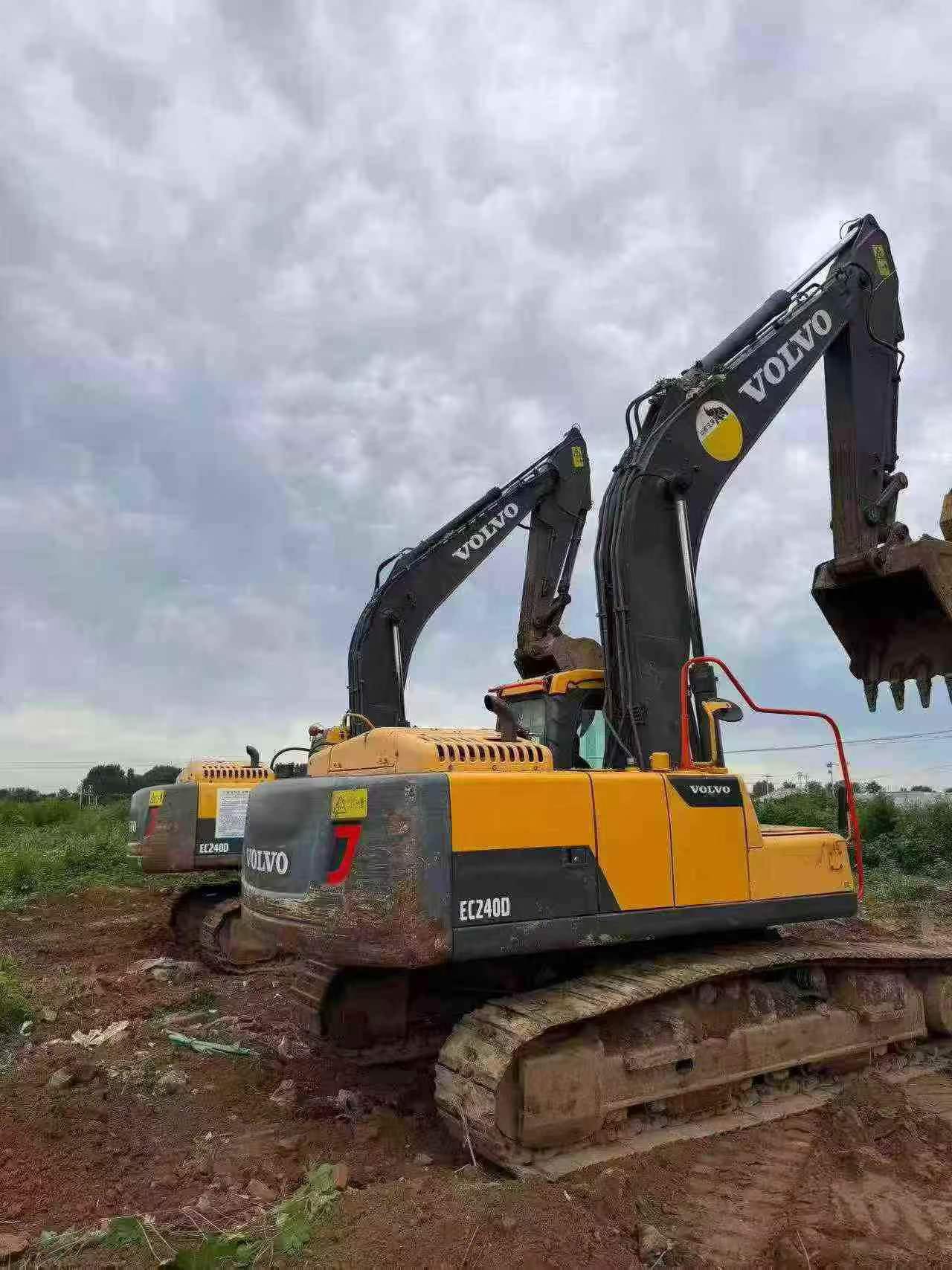 Buy Volvo EC240 Used Excavator / 2 Buy Volvo EC240 Used Excavator / 2