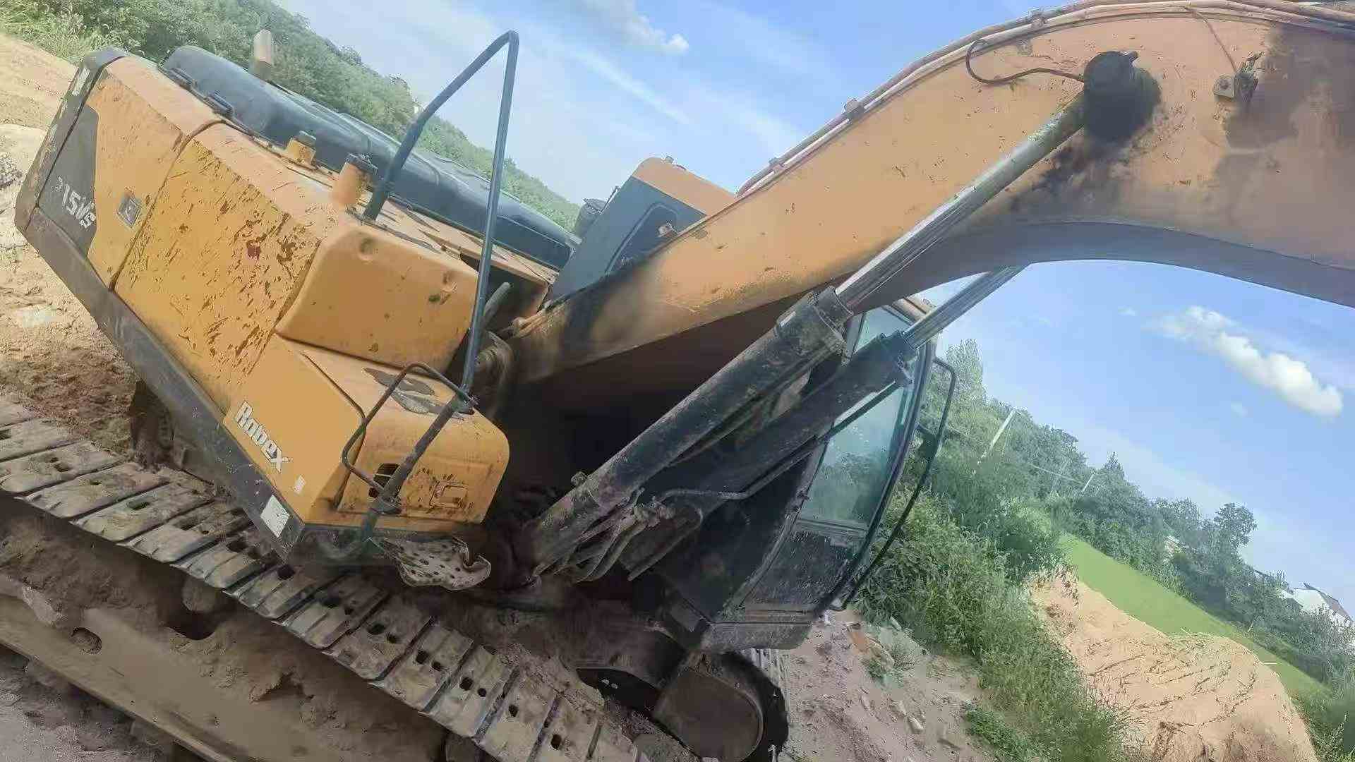 Buy Hyundai R215VS Used Excavator / 9 Buy Hyundai R215VS Used Excavator / 9