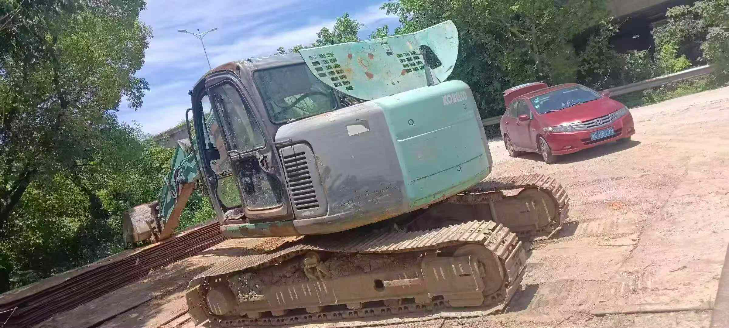 Buy Kobelco SK135 Used Excavator / 1