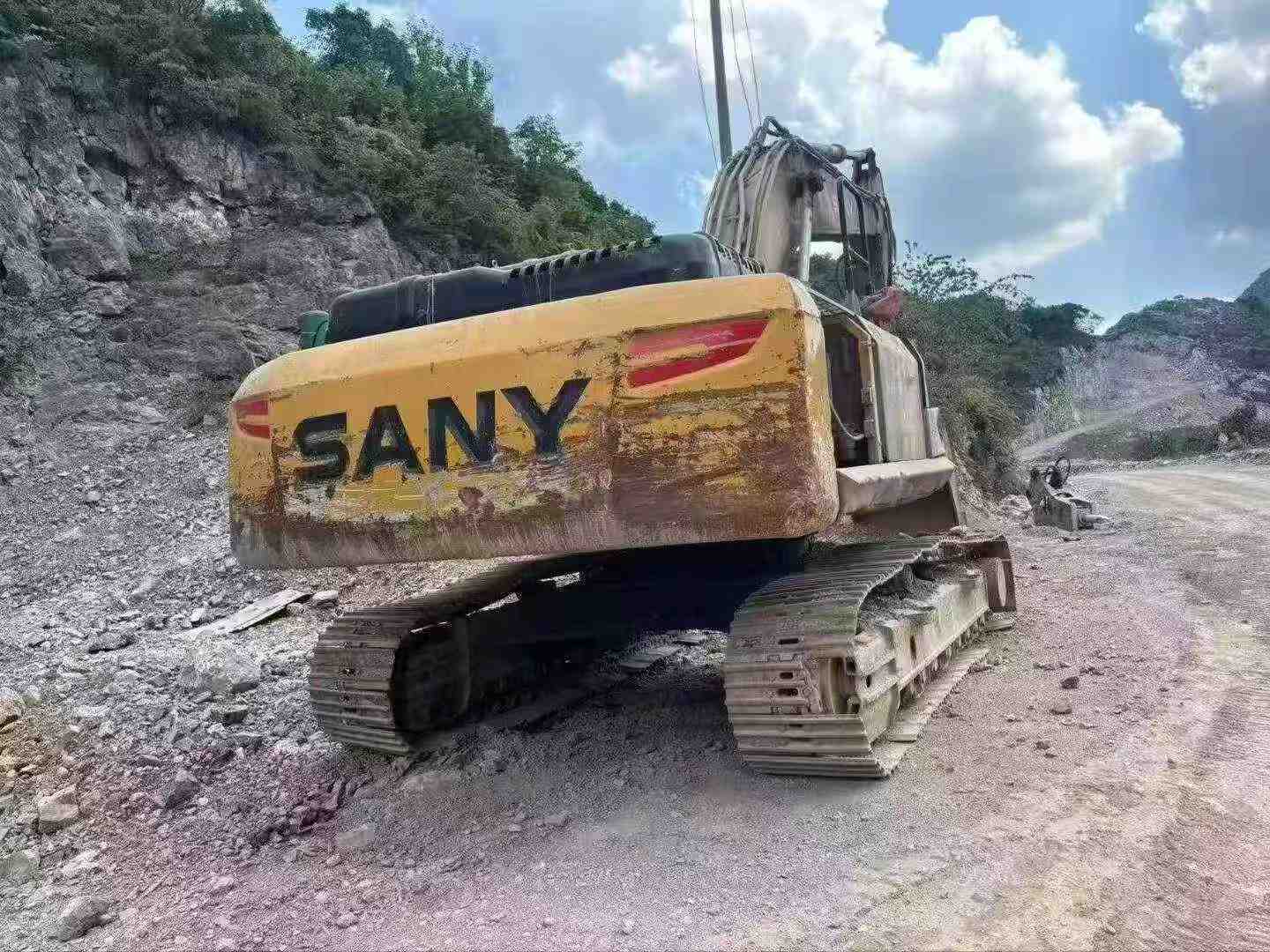 Buy Sany SY245H Used Excavator / 3 Buy Sany SY245H Used Excavator / 3