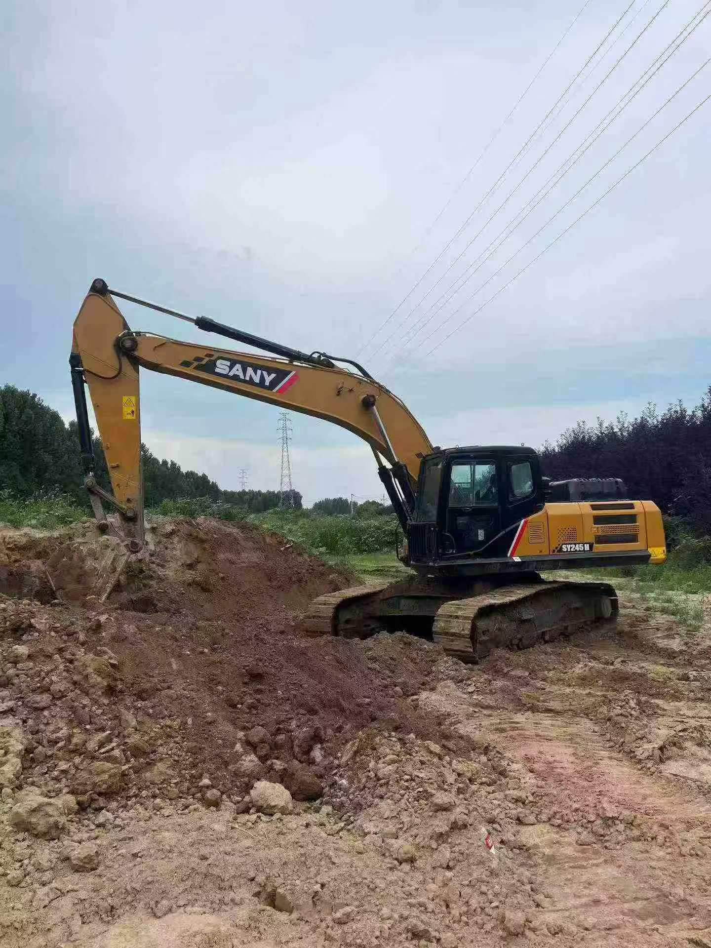 Buy Sany SY245H Used Excavator / 2