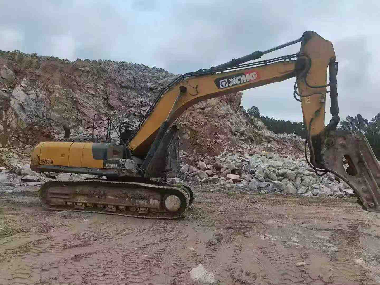 Buy XCMG XE380K Used Excavator / 4 Buy XCMG XE380K Used Excavator / 4