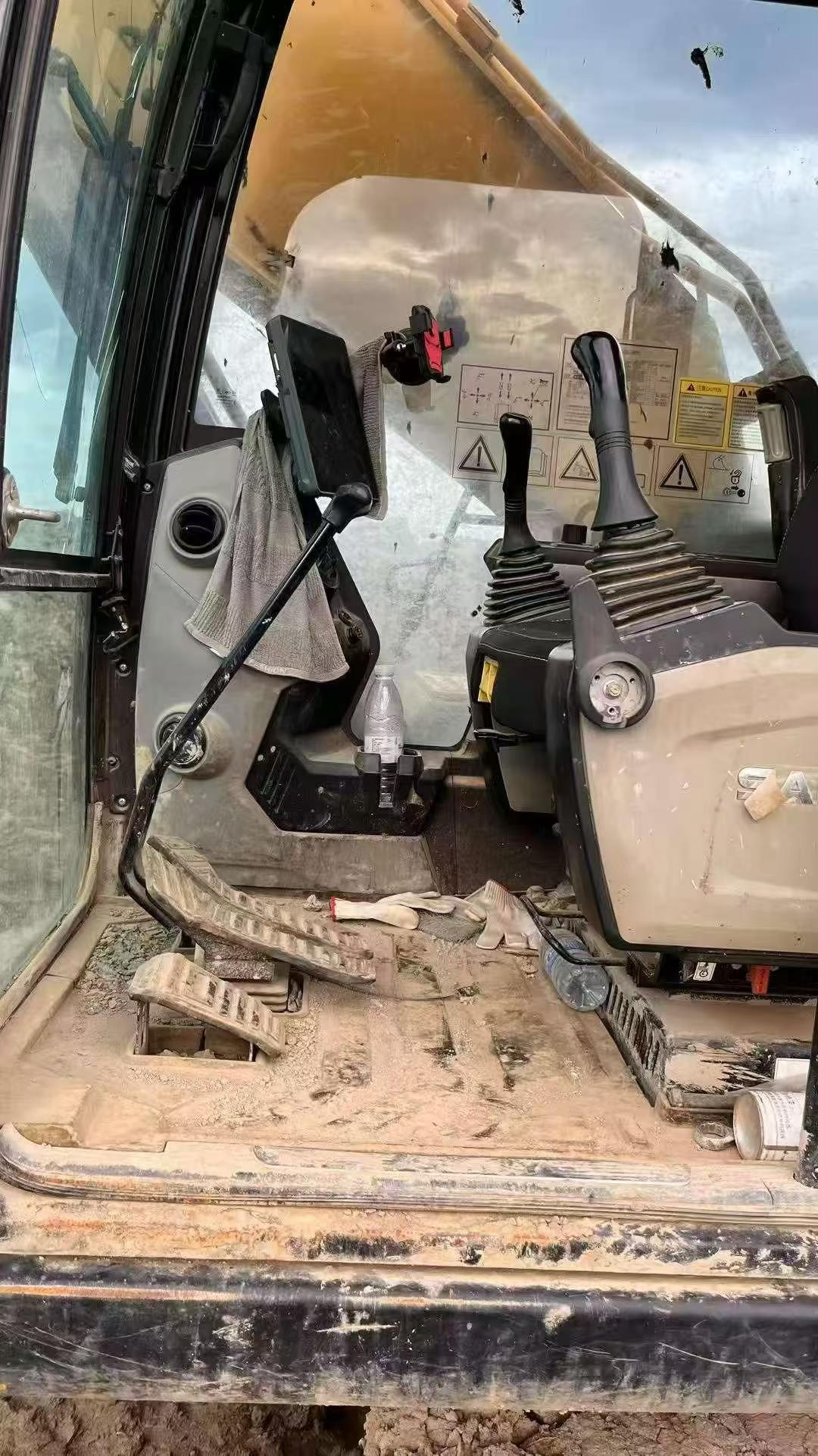 Buy Sany SY200C Used Excavator / 1