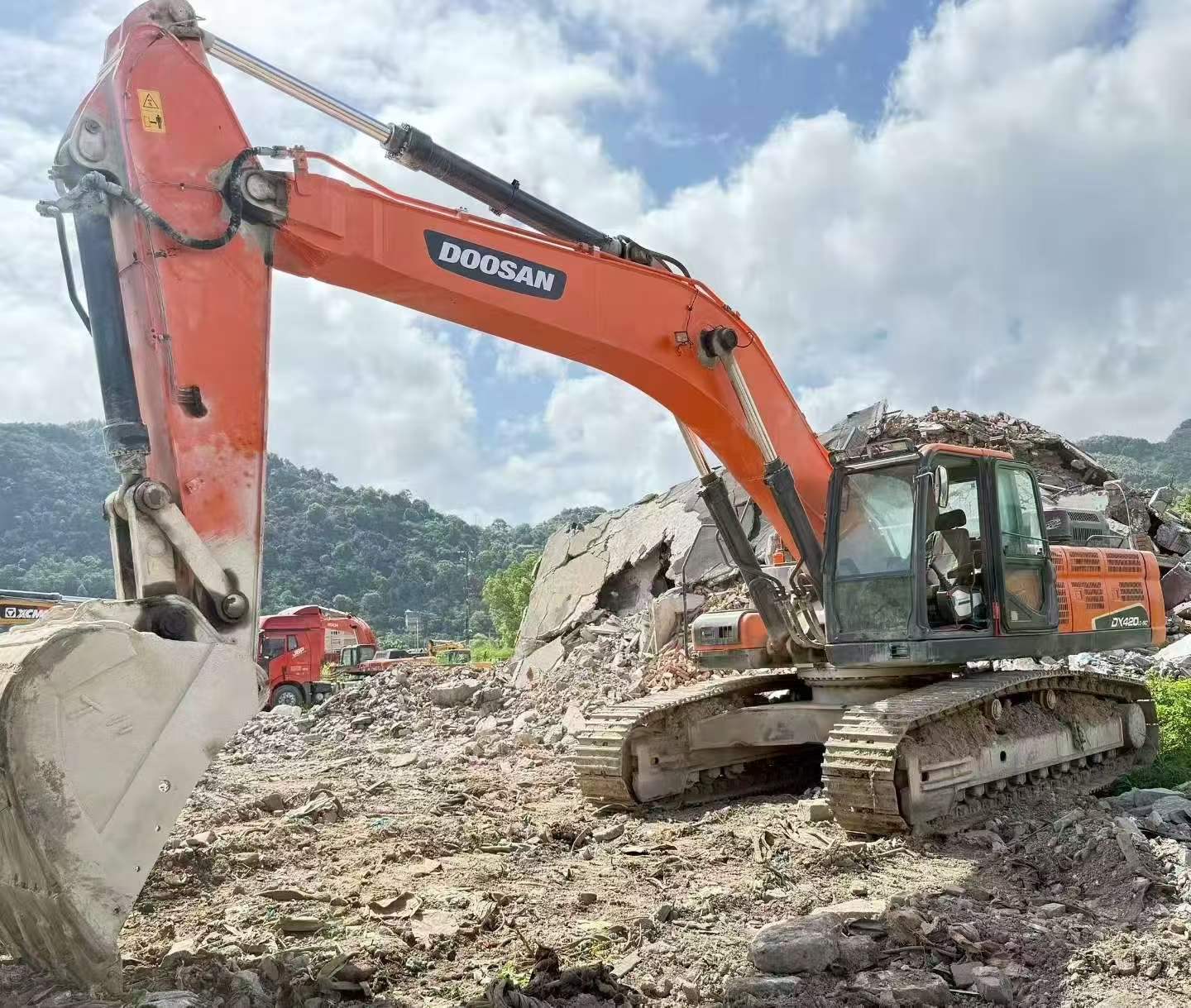 Buy Doosan DH420LC-7 Used Excavator / 1