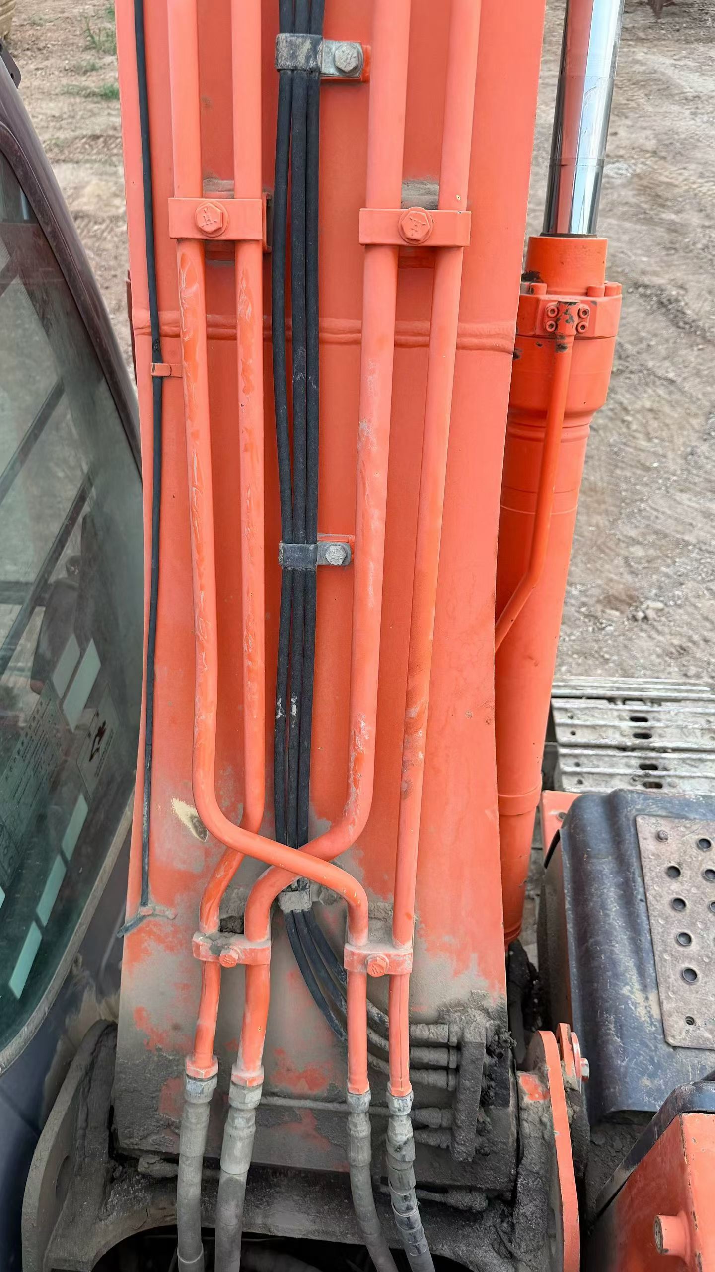 Buy Hitachi EX120-6 Used Excavator / 1