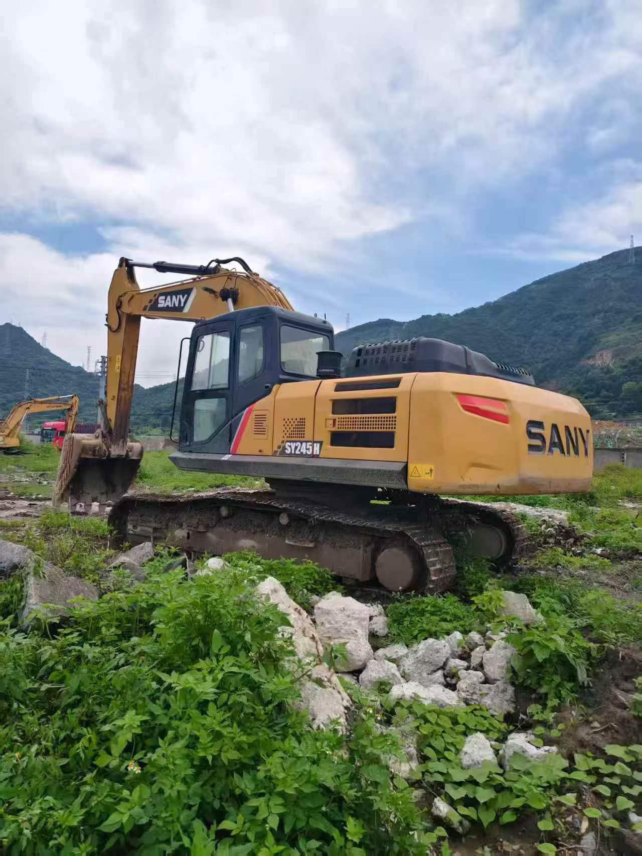 Buy Sany SY245H Used Excavator / 4