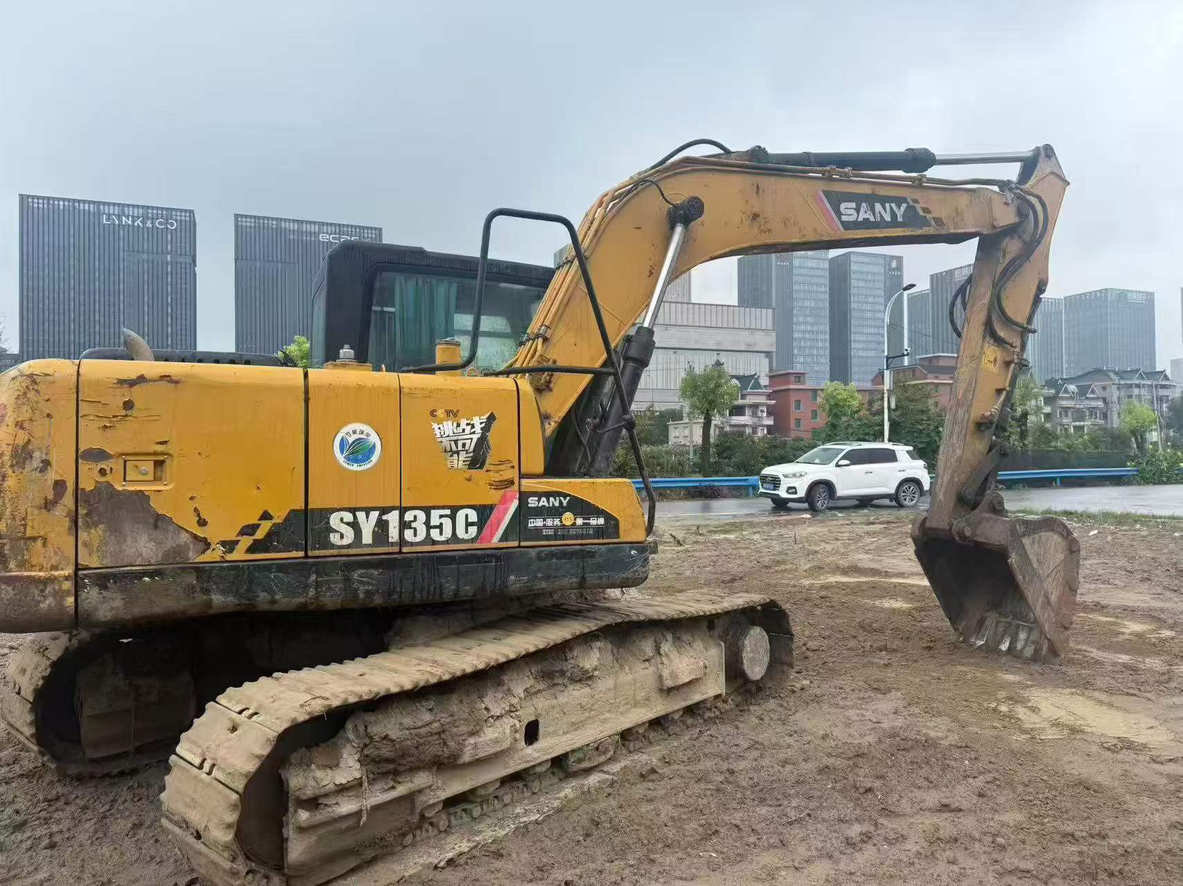 Buy Sany SY135 Used Excavator / 3