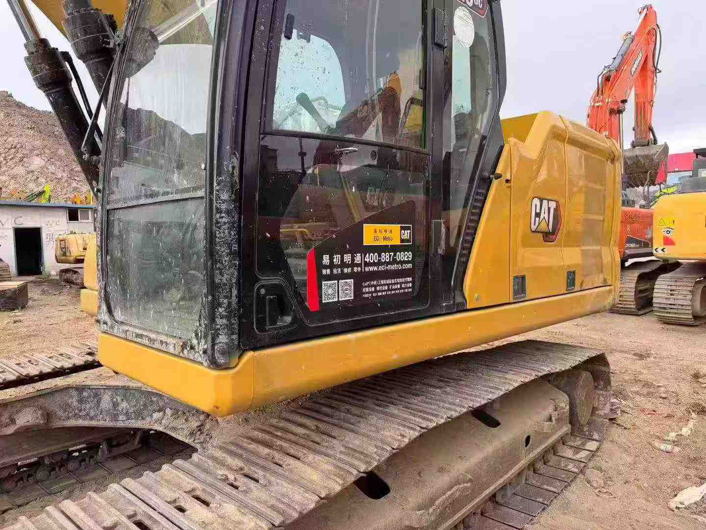 Buy Caterpillar 323 Used Excavator / 1