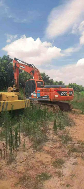 Buy Doosan DX230LC Used Excavator / 1