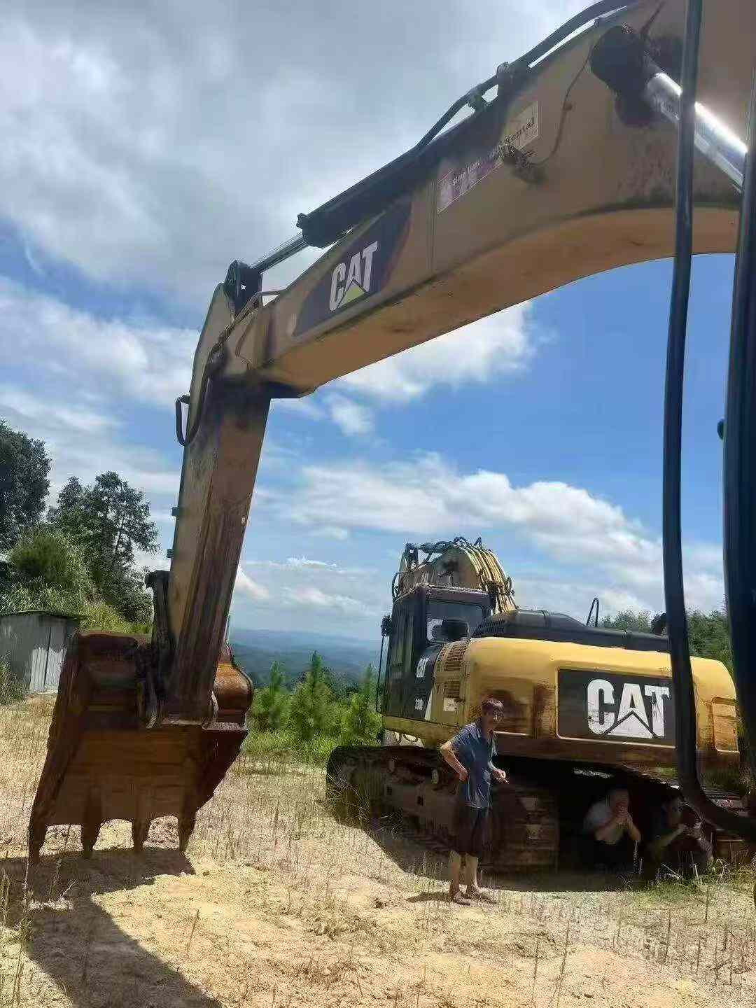 Buy Caterpillar 320A Used Excavator / 5 Buy Caterpillar 320A Used Excavator / 5