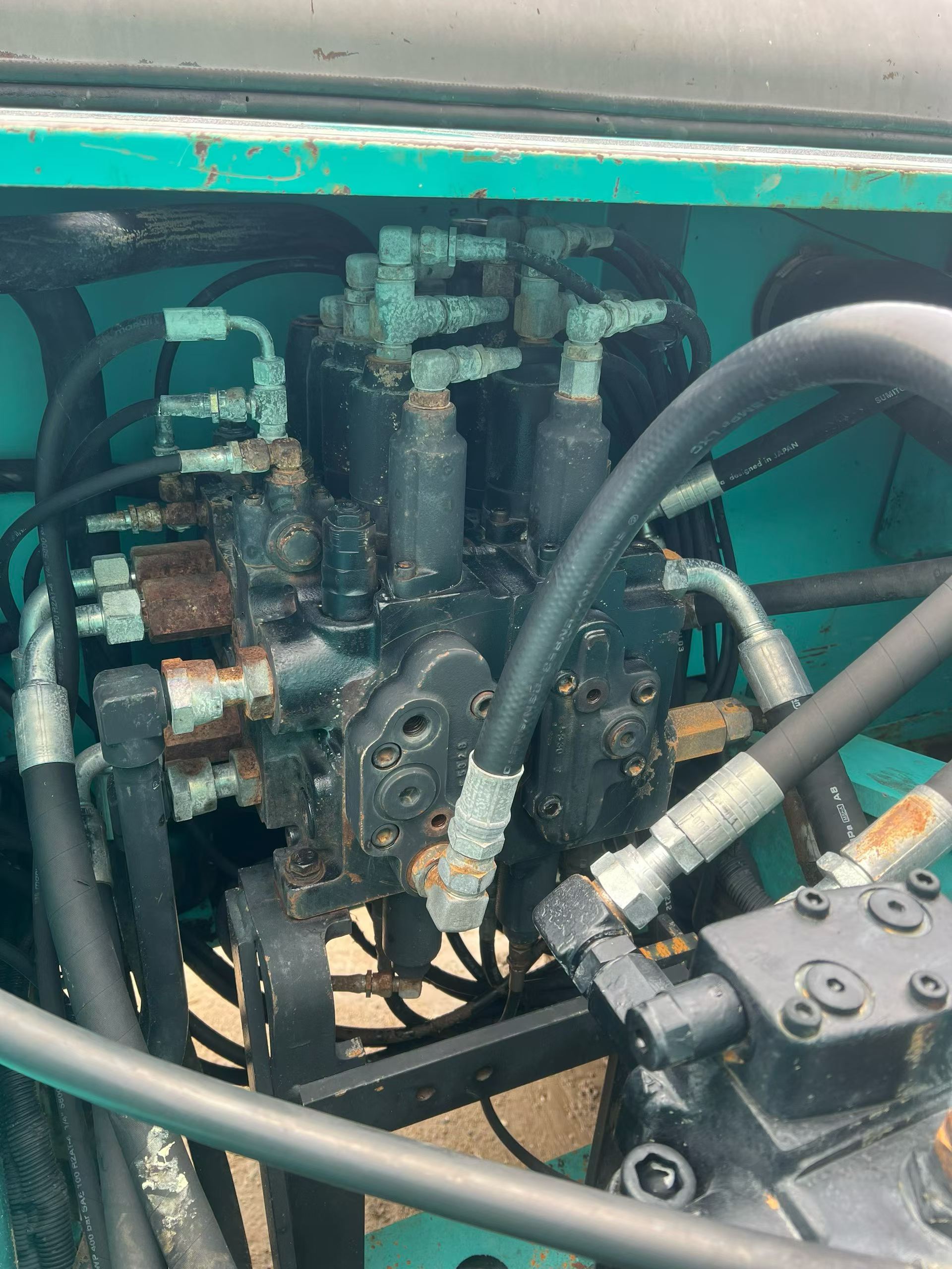 Buy Kobelco SK200-10 Used Excavator / 7 Buy Kobelco SK200-10 Used Excavator / 7