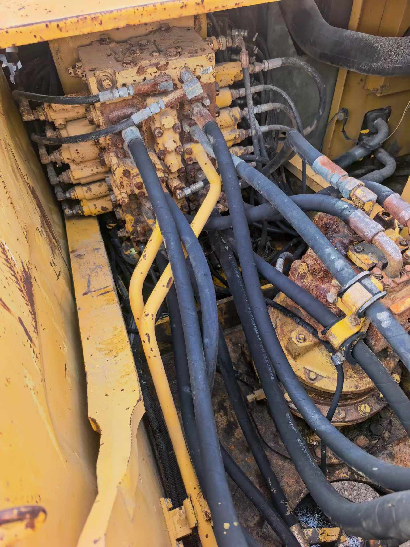 Buy Komatsu PC200-7 Used Excavator / 5 Buy Komatsu PC200-7 Used Excavator / 5
