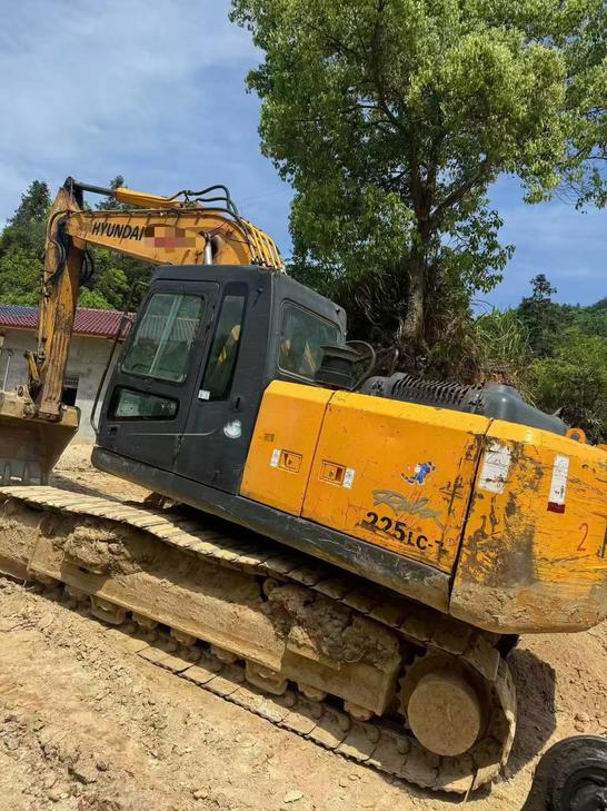Buy Hyundai R225-7 Used Excavator / 1