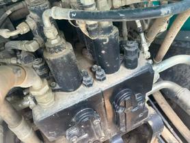 Buy Kobelco SK200-10 Used Excavator / 4 Buy Kobelco SK200-10 Used Excavator / 4