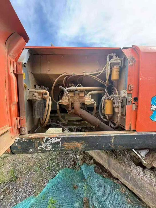 Buy Hitachi ZH200-5A Used Excavator / 1
