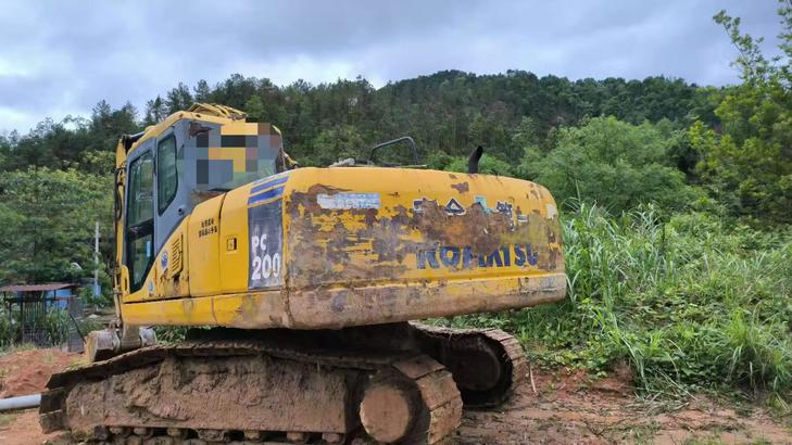 Buy Komatsu PC200-7 Used Excavator / 1