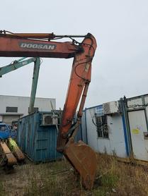 Buy Doosan DH220 Used Excavator / 4 Buy Doosan DH220 Used Excavator / 4