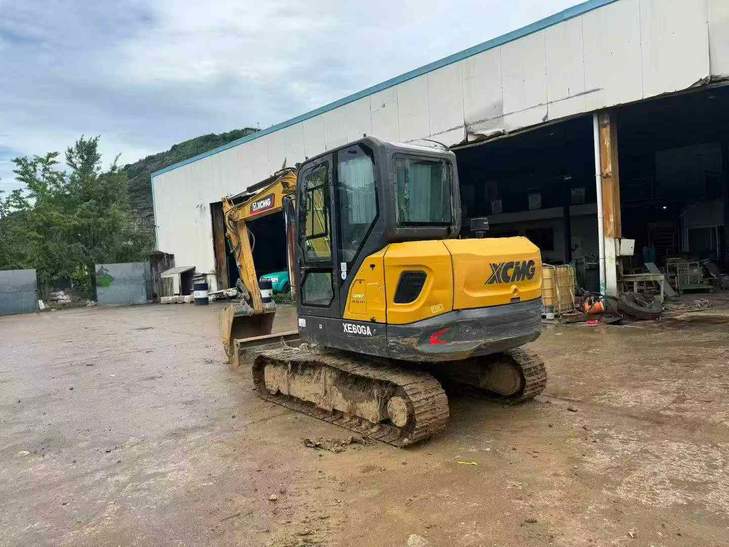 Buy XCMG XE60 Used Excavator / 1