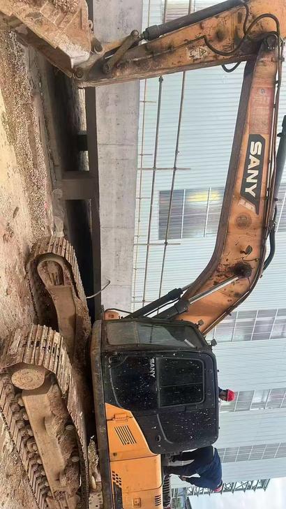 Buy Sany SY215C-8 Used Excavator / 1