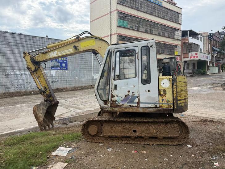 Buy Sumitomo SH160 Used Excavator / 1