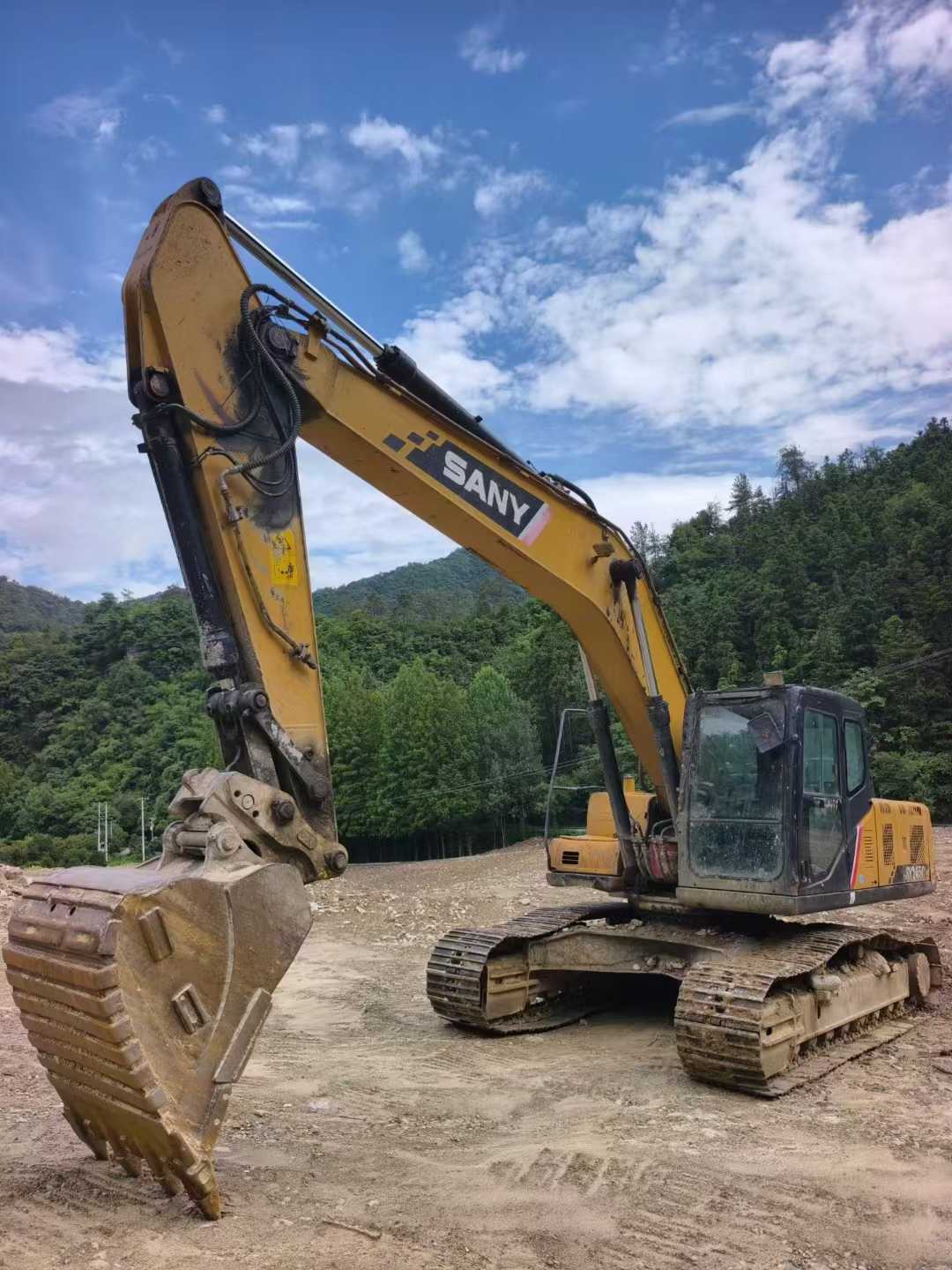 Buy Sany SY215C Used Excavator / 1