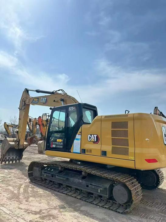 Buy Caterpillar 323 Used Excavator / 1
