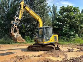 Buy Caterpillar CT85 Used Excavator / 3 Buy Caterpillar CT85 Used Excavator / 3