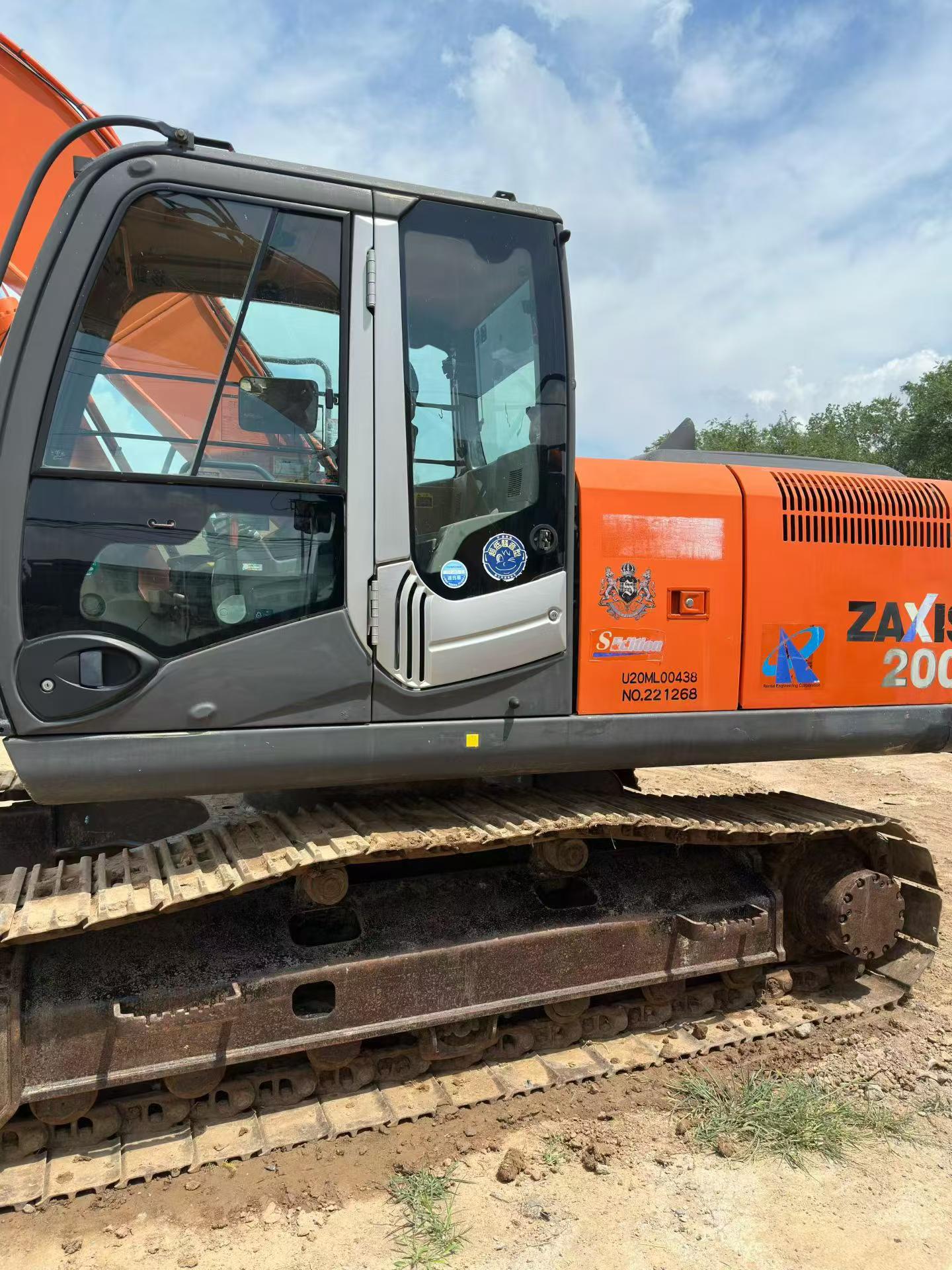 Buy Hitachi EX200 Used Excavator / 1