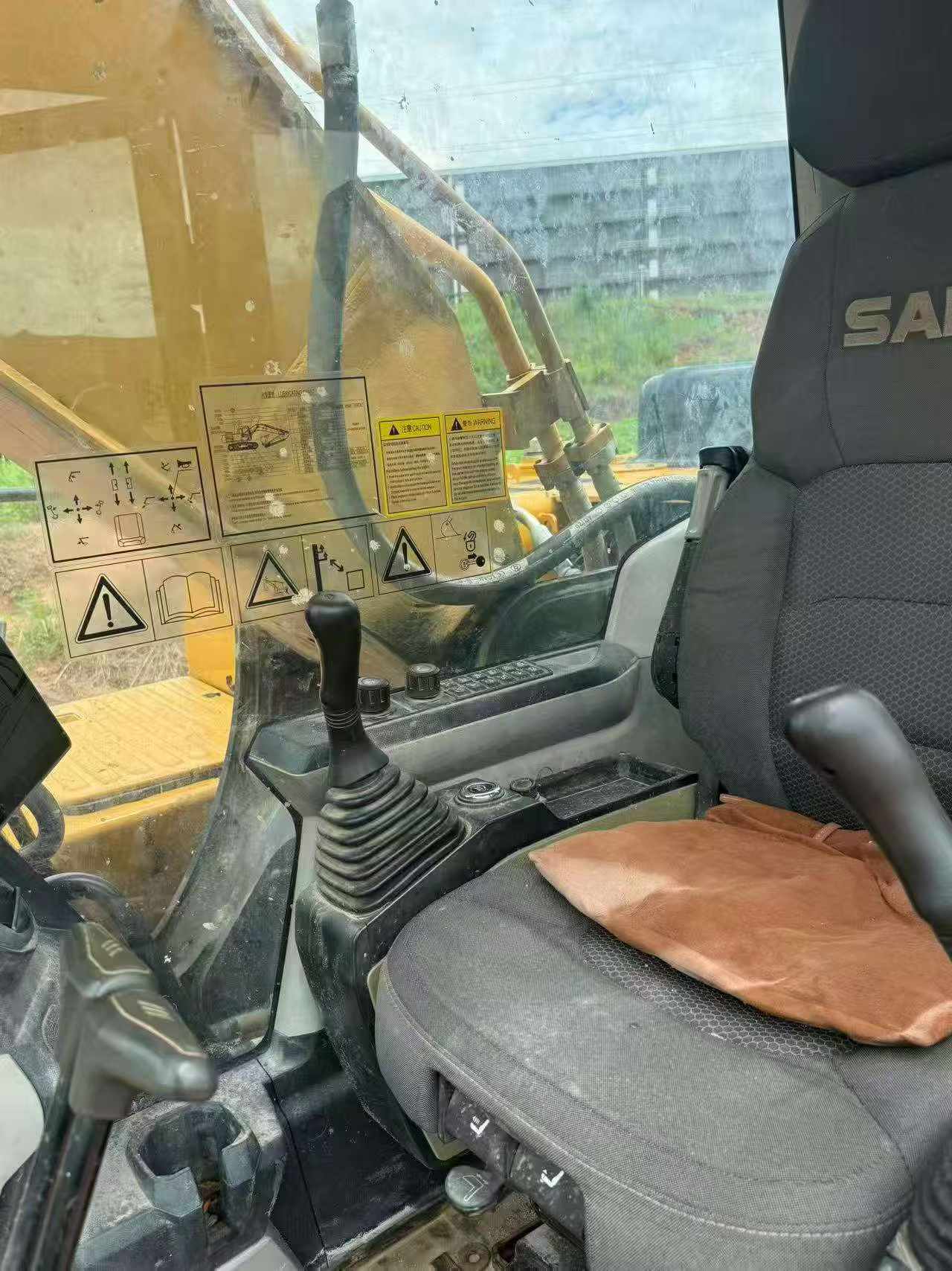 Buy Sany SY200C Used Excavator / 8 Buy Sany SY200C Used Excavator / 8