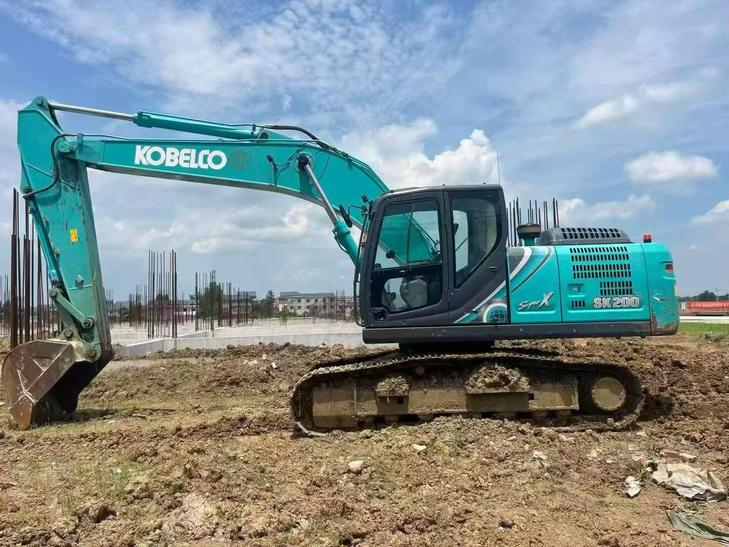 Buy Kobelco SK200 Used Excavator / 1