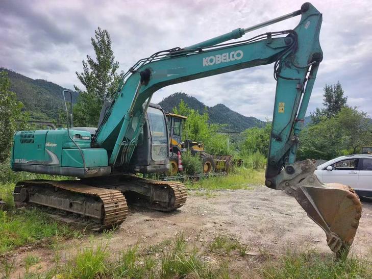 Buy Kobelco SK140 Used Excavator / 1