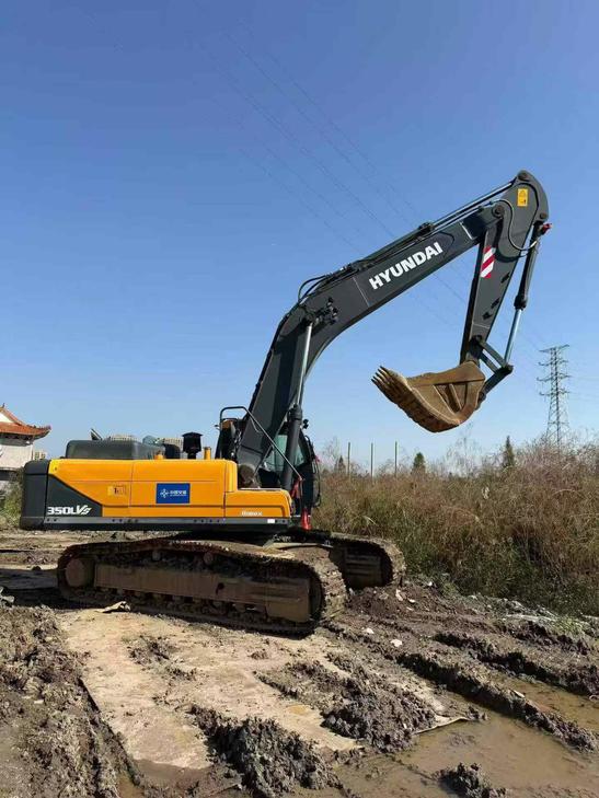 Buy Hyundai R350LVS Used Excavator / 1