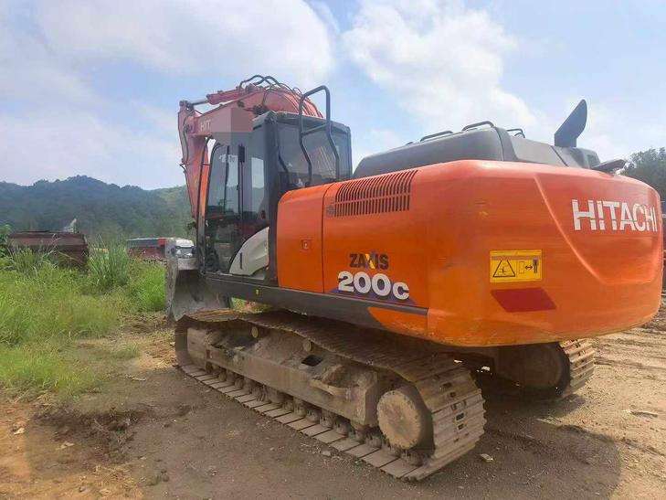 Buy Hitachi ZX200-6 Used Excavator / 1