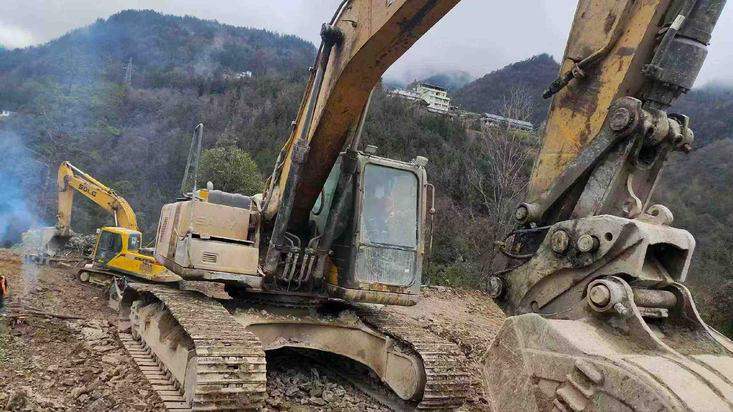 Buy Sany SY215C Used Excavator / 1