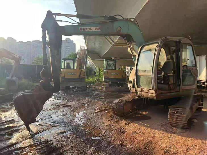 Buy Kobelco Used Excavator / 1