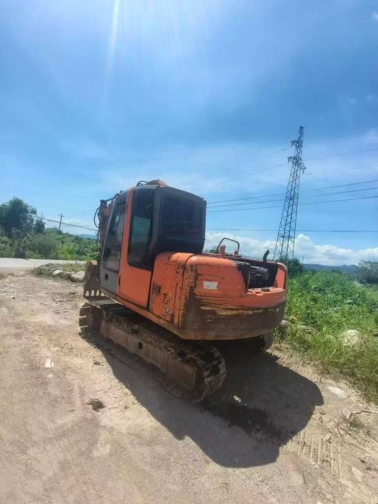 Buy Hitachi EX70 Used Excavator / 1